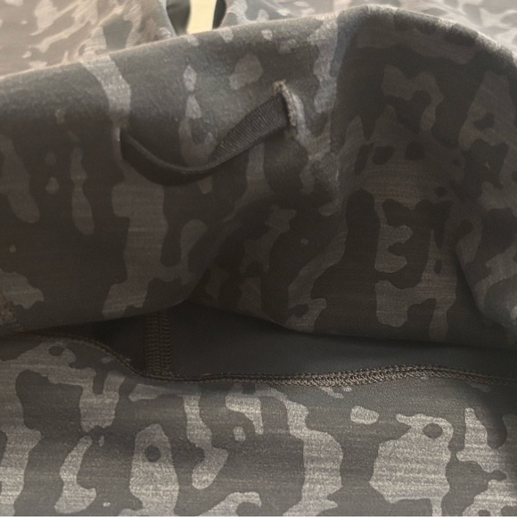 Lululemon Wunder Train High-Rise Tight 25” Gray Camo Print Leggings Size 6 - Picture 9 of 12